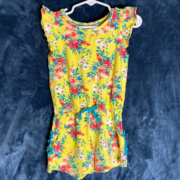 Girls ruffle butts one piece romper outfit - Picture 1 of 4